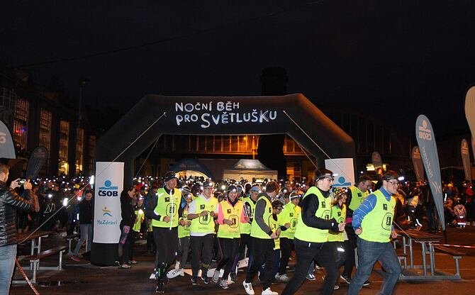Noční běh pro Světlušku 2022 zahajuje Plzeň